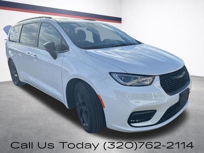 2025 Chrysler Pacifica Limited FWD