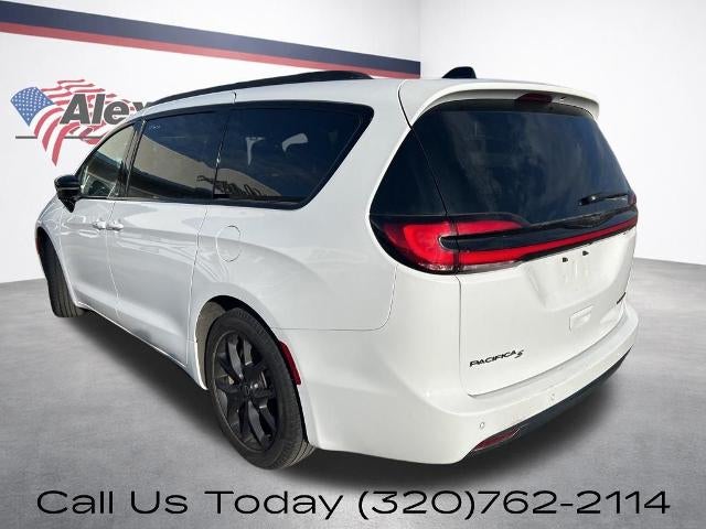 2025 Chrysler Pacifica Limited FWD