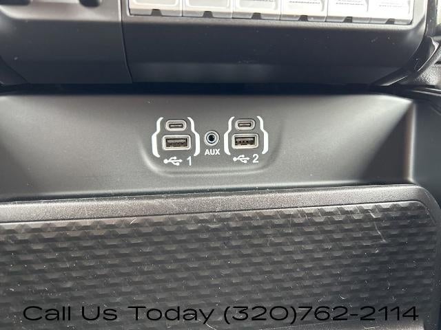 2023 RAM 3500 Big Horn 4x4 Crew Cab 8' Box