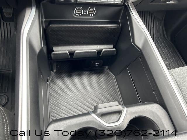 2023 RAM 3500 Big Horn 4x4 Crew Cab 8' Box