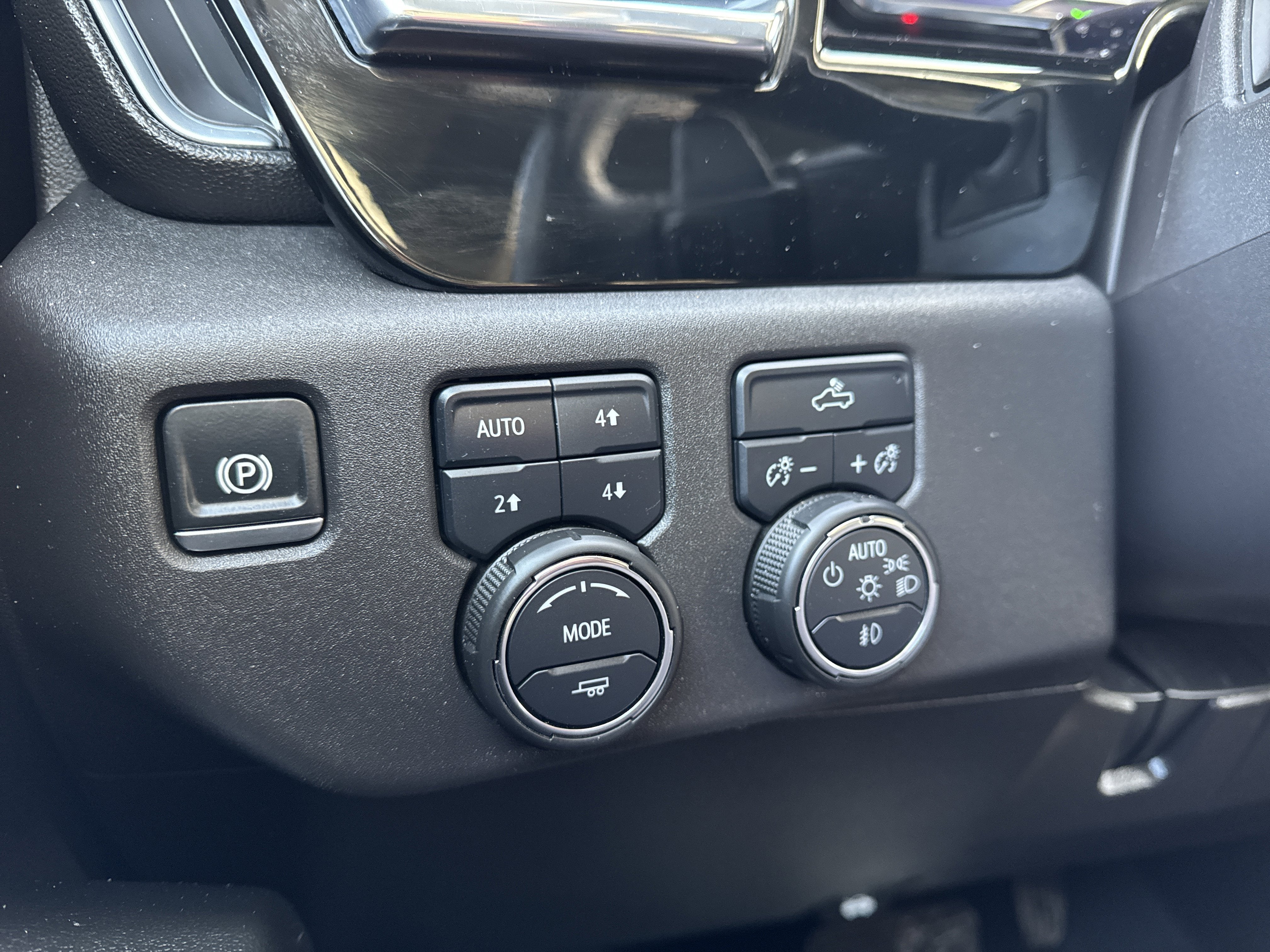 2024 Chevrolet Silverado 1500 Crew Cab Short Box 4-Wheel Drive LT Trail Boss