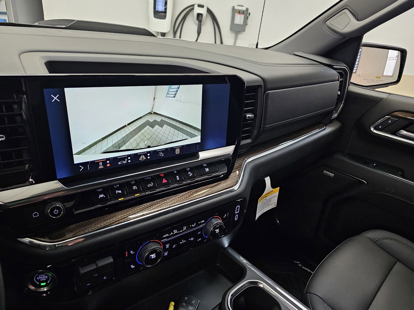 2024 Chevrolet Silverado 1500 Crew Cab Short Box 4-Wheel Drive LT Trail Boss