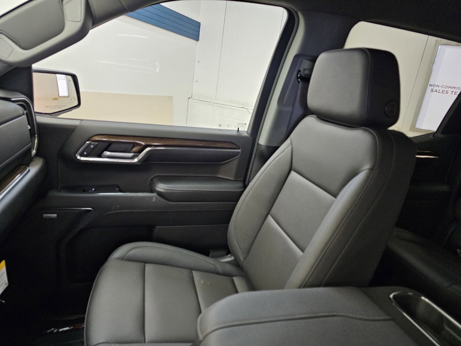 2024 Chevrolet Silverado 1500 Crew Cab Short Box 4-Wheel Drive LT Trail Boss