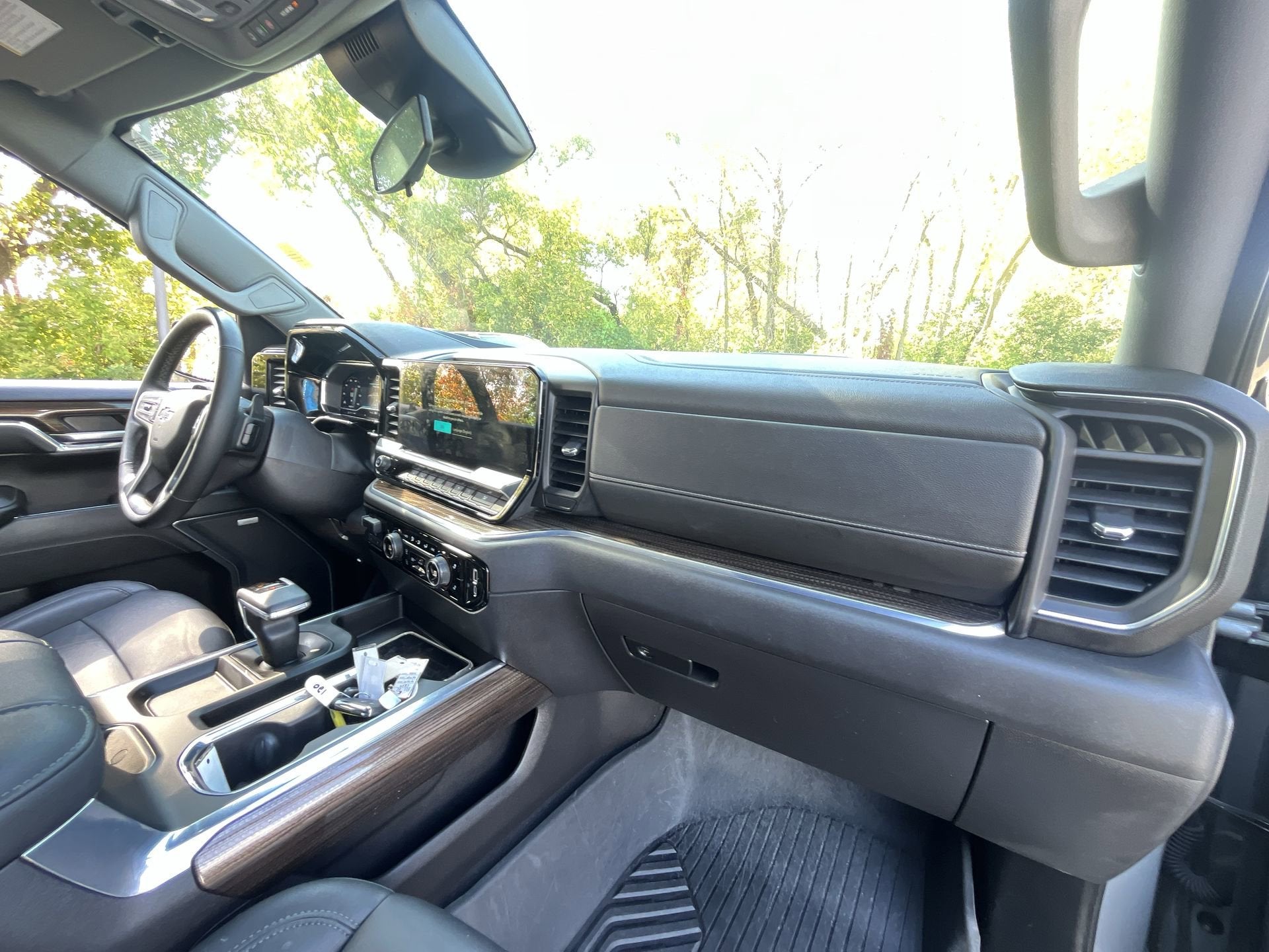 2024 Chevrolet Silverado 1500 Crew Cab Short Box 4-Wheel Drive LT Trail Boss