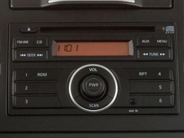 2010 Nissan Versa 5dr HB I4 CVT 1.8 SL