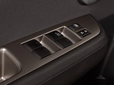 2010 Nissan Versa 5dr HB I4 CVT 1.8 SL