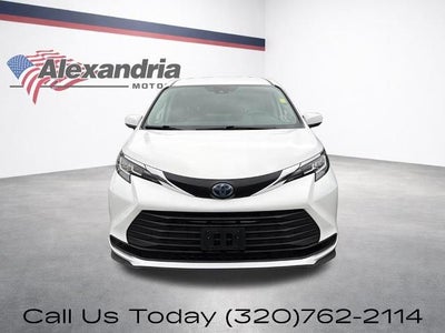 2022 Toyota Sienna LE FWD 8-Passenger (Natl)