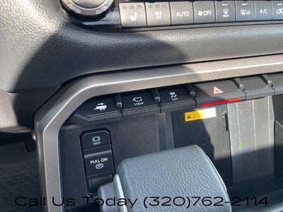 2024 Toyota Sequoia Limited 4WD (SE)