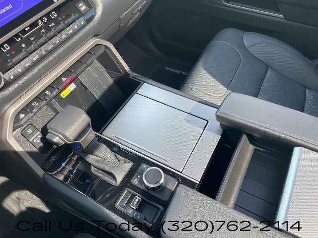 2024 Toyota Sequoia Limited 4WD (SE)