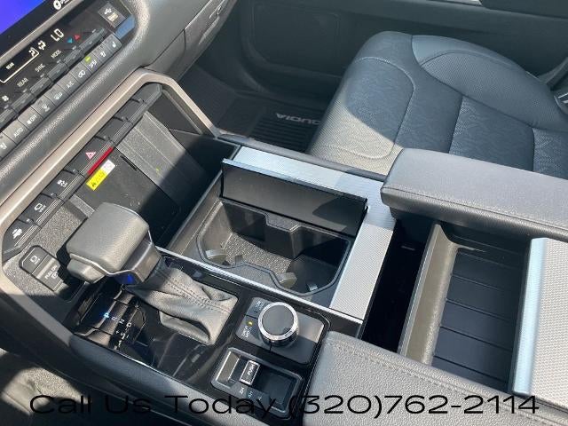 2024 Toyota Sequoia Limited 4WD (SE)