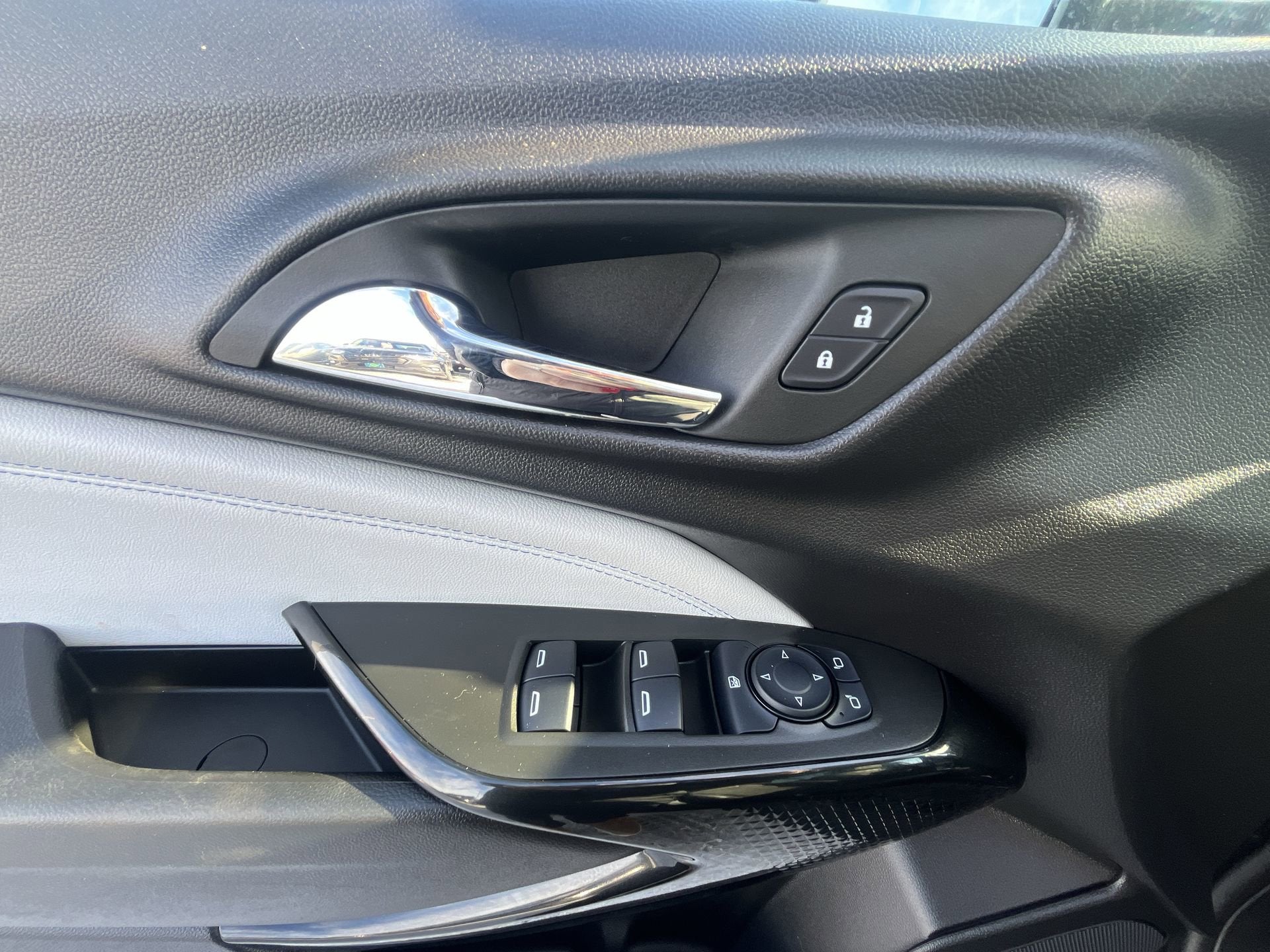 2025 Chevrolet Trax FWD 4dr LT