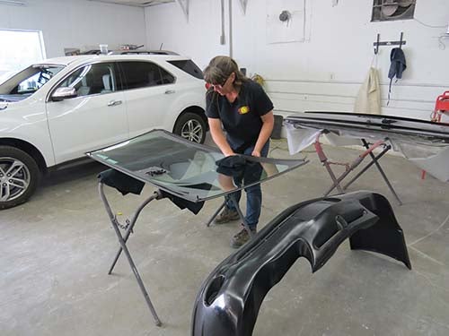 Body Shop Windshield Replacement